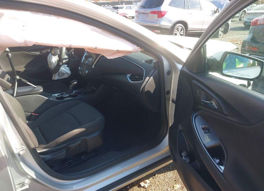 Photo 5 of 2021 Chevrolet Malibu FWD LT (VIN 1G1ZD5ST3MF020982)