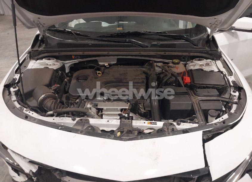 Photo 10 of 2021 Chevrolet Malibu FWD LT (VIN 1G1ZD5ST3MF025017)