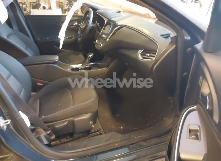 Photo 5 of 2021 Chevrolet Malibu FWD LT (VIN 1G1ZD5ST3MF067056)