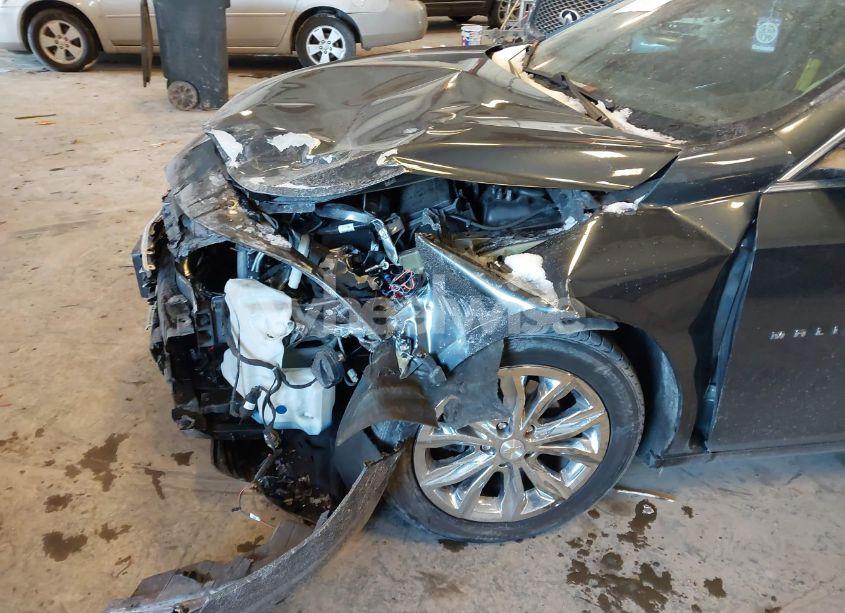 Photo 5 of 2021 Chevrolet Malibu FWD LT (VIN 1G1ZD5ST3MF071396)