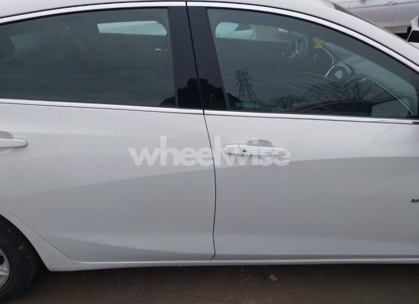 Photo 13 of 2021 Chevrolet Malibu FWD LT (VIN 1G1ZD5ST3MF071821)