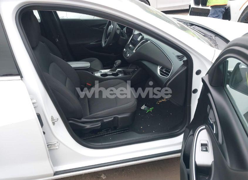 Photo 5 of 2021 Chevrolet Malibu FWD LT (VIN 1G1ZD5ST3MF071821)