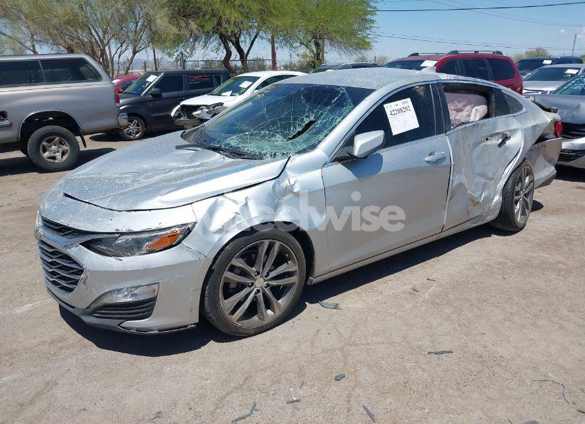 Photo 2 of 2021 Chevrolet Malibu FWD LT (VIN 1G1ZD5ST3MF077960)