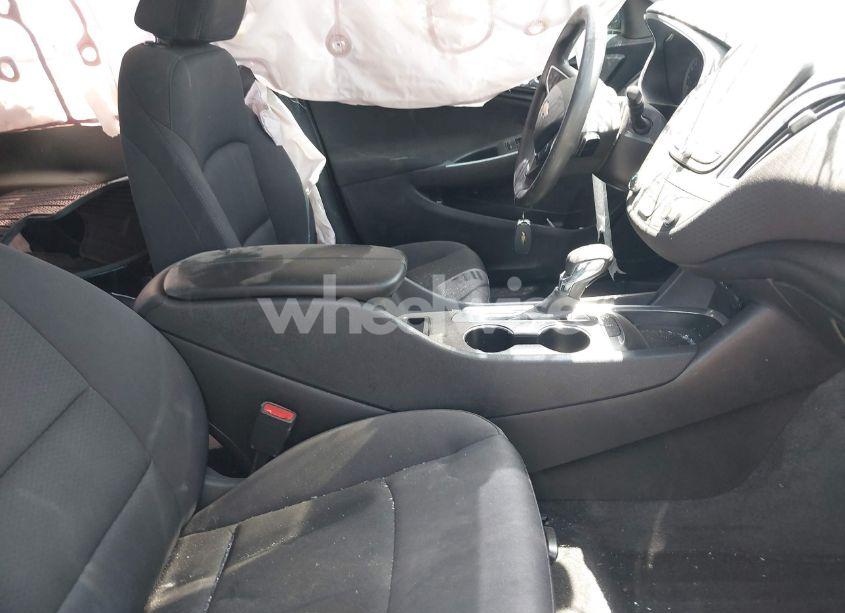 Photo 5 of 2021 Chevrolet Malibu FWD LT (VIN 1G1ZD5ST3MF077960)