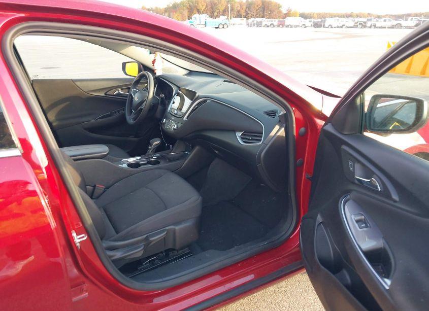 Photo 5 of 2022 Chevrolet Malibu FWD LT (VIN 1G1ZD5ST3NF103359)