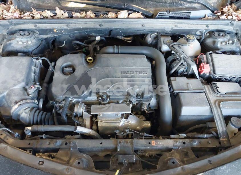 Photo 10 of 2022 Chevrolet Malibu FWD LT (VIN 1G1ZD5ST3NF110070)