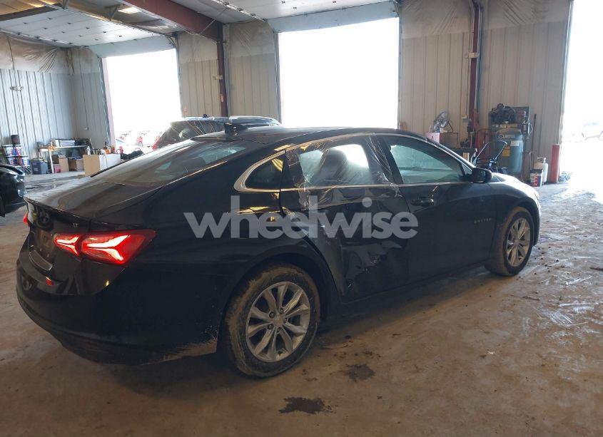 Photo 4 of 2022 Chevrolet Malibu FWD LT (VIN 1G1ZD5ST3NF110070)