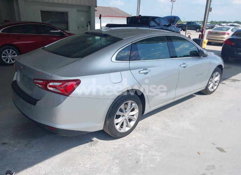 Photo 4 of 2022 Chevrolet Malibu FWD LT (VIN 1G1ZD5ST3NF118833)