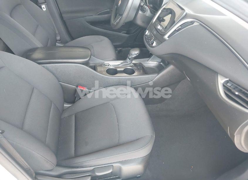 Photo 5 of 2022 Chevrolet Malibu FWD LT (VIN 1G1ZD5ST3NF118833)