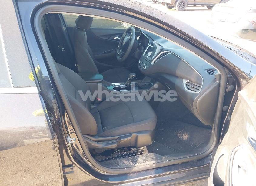 Photo 5 of 2022 Chevrolet Malibu FWD LT (VIN 1G1ZD5ST3NF159060)