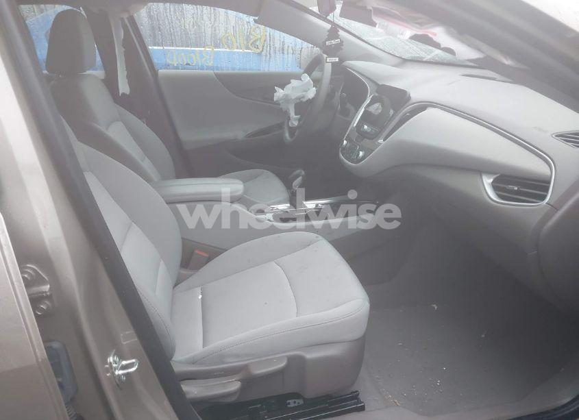 Photo 5 of 2022 Chevrolet Malibu FWD LT (VIN 1G1ZD5ST3NF193371)