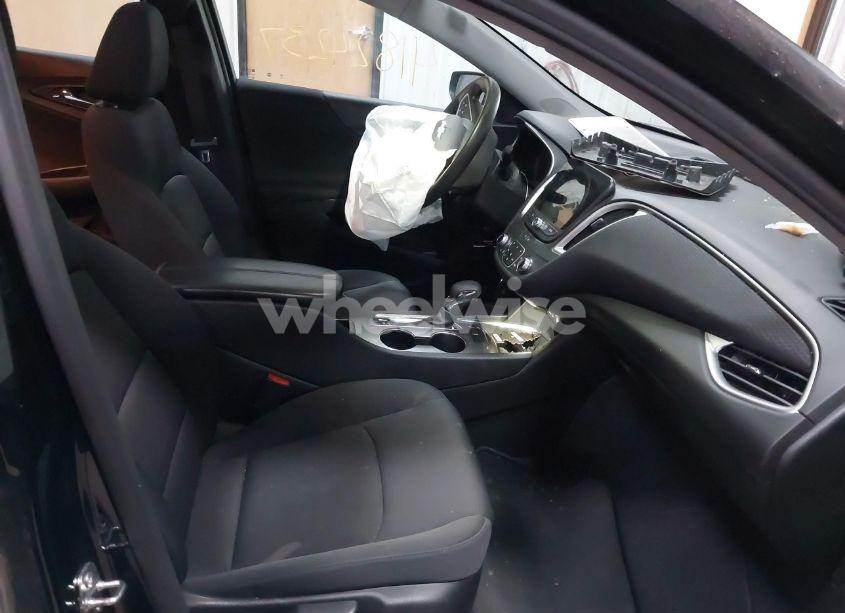 Photo 5 of 2022 Chevrolet Malibu FWD LT (VIN 1G1ZD5ST3NF196061)