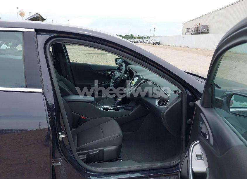 Photo 5 of 2023 Chevrolet Malibu FWD 1LT (VIN 1G1ZD5ST3PF160292)