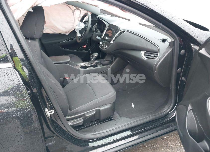 Photo 5 of 2023 Chevrolet Malibu FWD 1LT (VIN 1G1ZD5ST3PF172636)