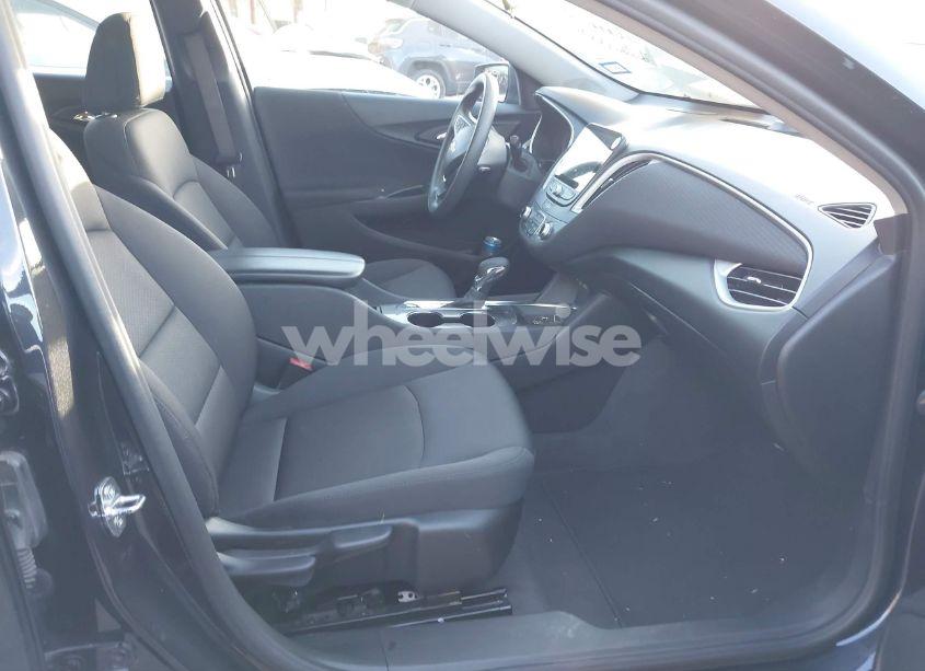 Photo 5 of 2023 Chevrolet Malibu FWD 1LT (VIN 1G1ZD5ST3PF213119)