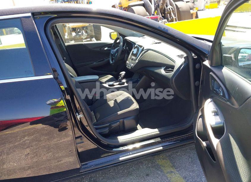 Photo 5 of 2024 Chevrolet Malibu FWD 1LT (VIN 1G1ZD5ST3RF104534)