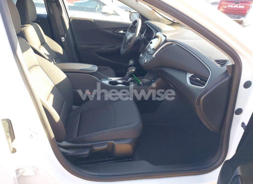 Photo 5 of 2024 Chevrolet Malibu FWD 1LT (VIN 1G1ZD5ST3RF122564)