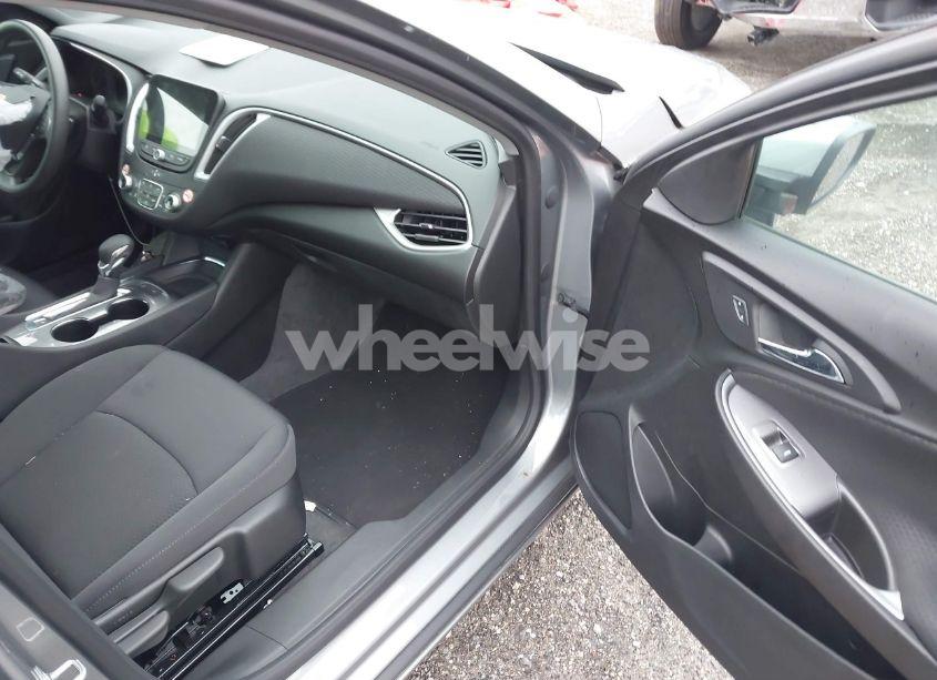 Photo 5 of 2024 Chevrolet Malibu FWD 1LT (VIN 1G1ZD5ST3RF123200)