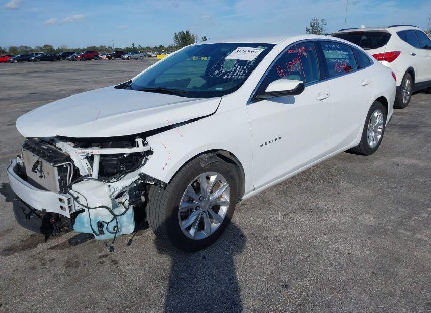 Photo 2 of 2024 Chevrolet Malibu FWD 1LT (VIN 1G1ZD5ST3RF131328)