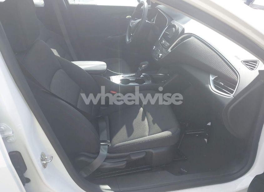 Photo 5 of 2024 Chevrolet Malibu FWD 1LT (VIN 1G1ZD5ST3RF131894)