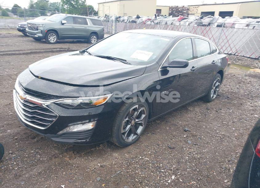 Photo 2 of 2024 Chevrolet Malibu FWD 1LT (VIN 1G1ZD5ST3RF145701)