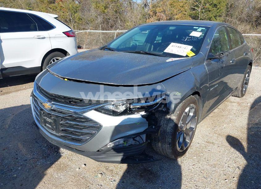 Photo 2 of 2024 Chevrolet Malibu FWD 1LT (VIN 1G1ZD5ST3RF167388)