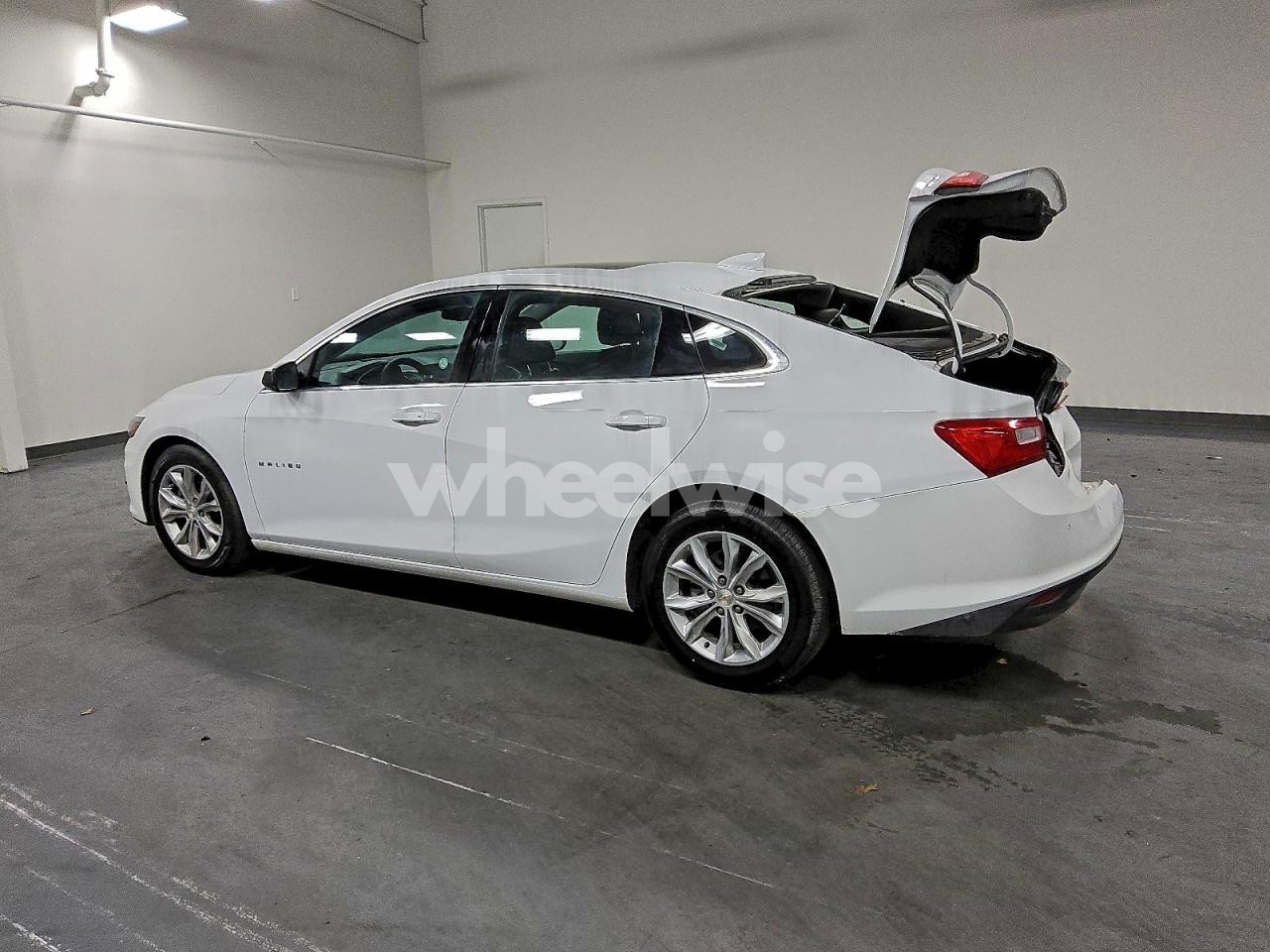 Photo 2 of 2024 CHEVROLET MALIBU LT (VIN 1G1ZD5ST3RF177497)