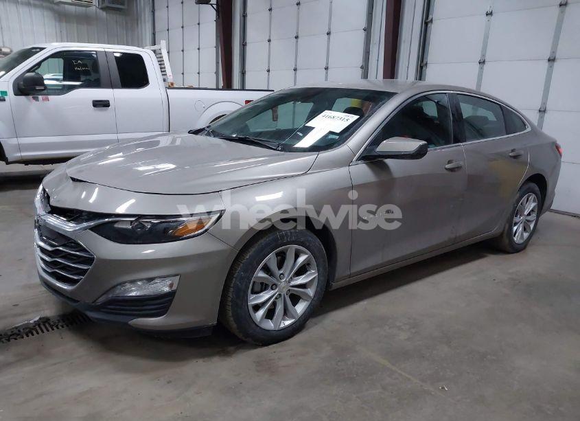 Photo 2 of 2025 Chevrolet Malibu FWD 1LT (VIN 1G1ZD5ST3SF118942)