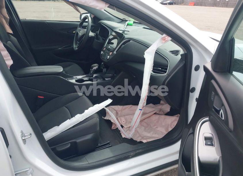 Photo 5 of 2025 Chevrolet Malibu FWD 1LT (VIN 1G1ZD5ST3SF121873)