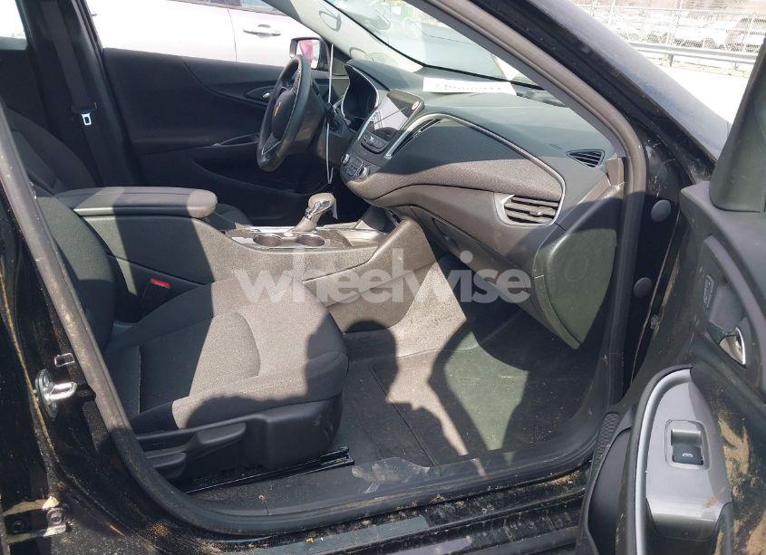 Photo 5 of 2025 Chevrolet Malibu FWD 1LT (VIN 1G1ZD5ST3SF130783)