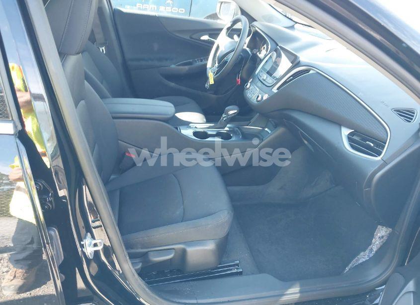 Photo 5 of 2025 Chevrolet Malibu FWD 1LT (VIN 1G1ZD5ST3SF147079)