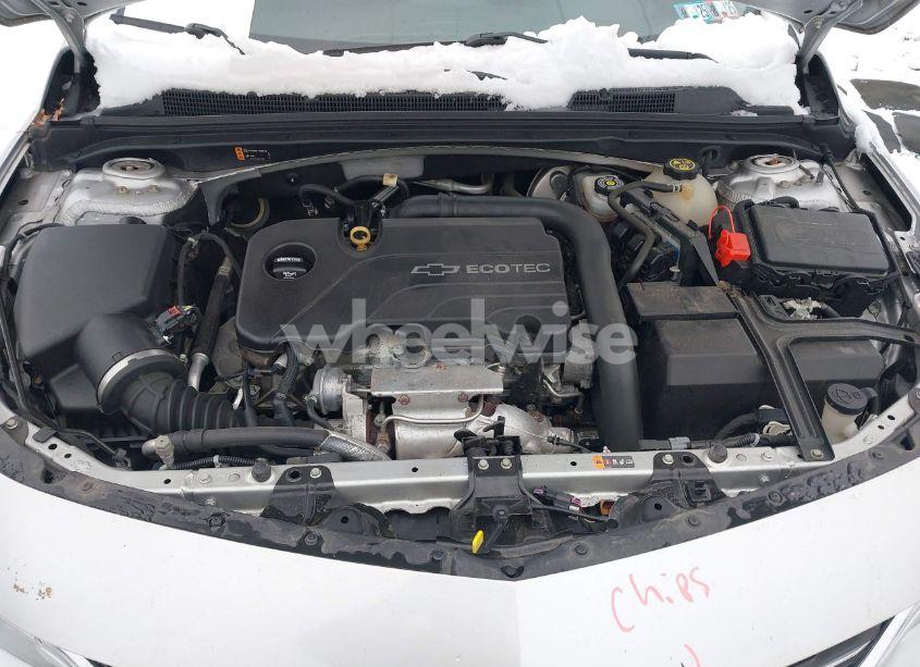 Photo 10 of 2018 Chevrolet Malibu LT (VIN 1G1ZD5ST4JF105518)