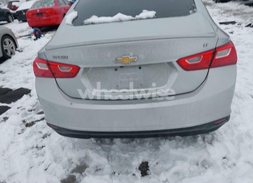 Photo 16 of 2018 Chevrolet Malibu LT (VIN 1G1ZD5ST4JF105518)
