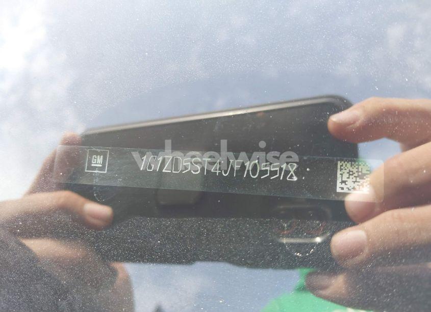 Photo 9 of 2018 Chevrolet Malibu LT (VIN 1G1ZD5ST4JF105518)