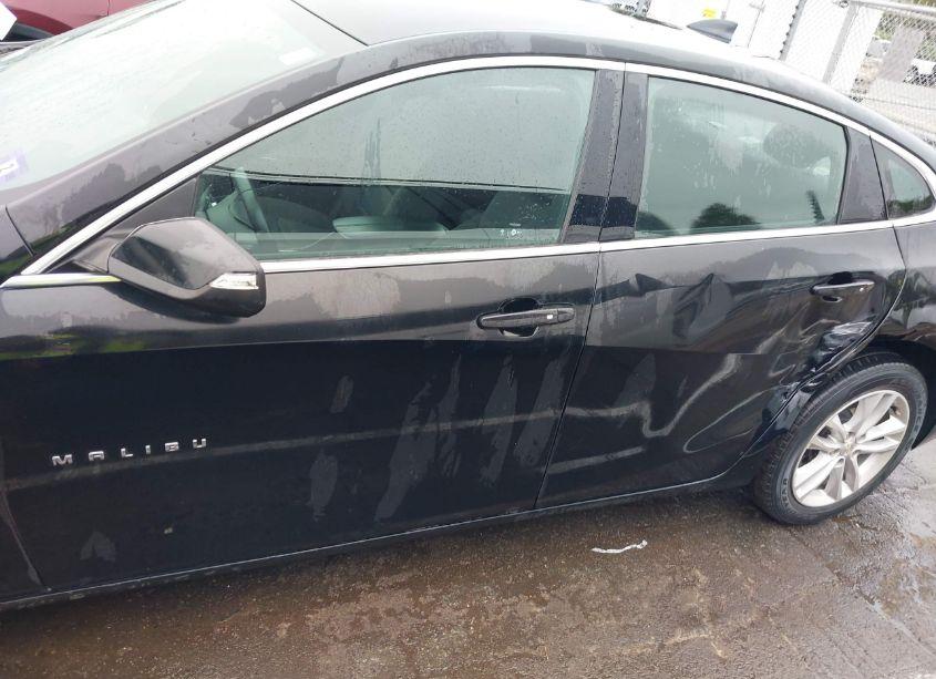 Photo 14 of 2018 Chevrolet Malibu LT (VIN 1G1ZD5ST4JF107768)