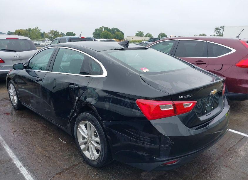Photo 3 of 2018 Chevrolet Malibu LT (VIN 1G1ZD5ST4JF107768)
