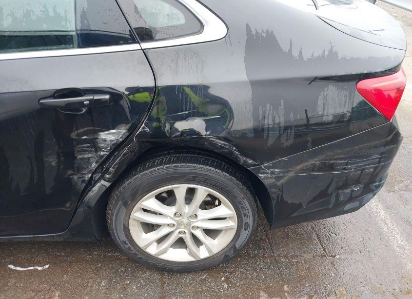 Photo 6 of 2018 Chevrolet Malibu LT (VIN 1G1ZD5ST4JF107768)