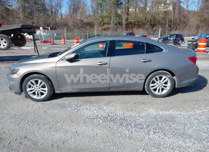 Photo 14 of 2018 Chevrolet Malibu LT (VIN 1G1ZD5ST4JF114803)