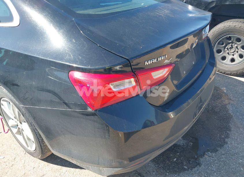 Photo 20 of 2018 Chevrolet Malibu LT (VIN 1G1ZD5ST4JF122173)