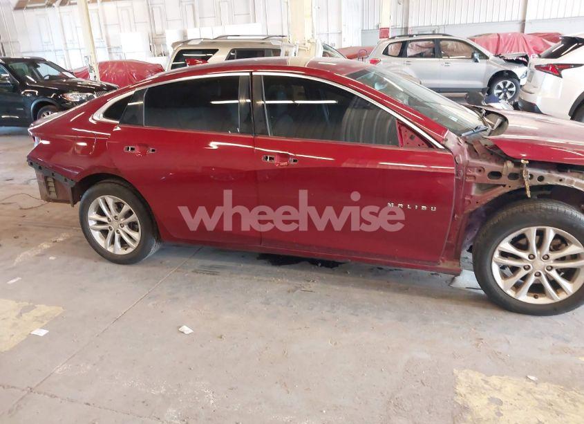 Photo 14 of 2018 Chevrolet Malibu LT (VIN 1G1ZD5ST4JF126062)