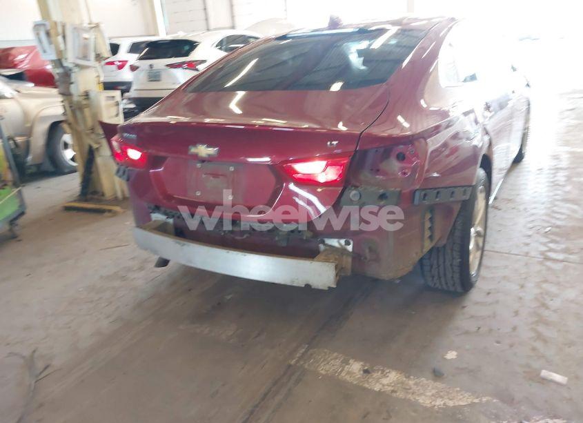 Photo 18 of 2018 Chevrolet Malibu LT (VIN 1G1ZD5ST4JF126062)