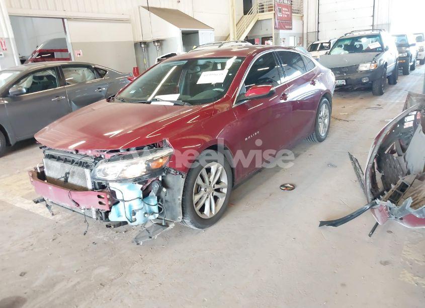 Photo 2 of 2018 Chevrolet Malibu LT (VIN 1G1ZD5ST4JF126062)