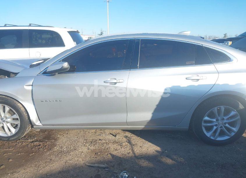 Photo 14 of 2018 Chevrolet Malibu LT (VIN 1G1ZD5ST4JF128670)
