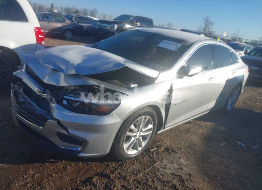 Photo 2 of 2018 Chevrolet Malibu LT (VIN 1G1ZD5ST4JF128670)