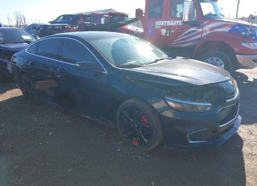 2018 Chevrolet Malibu LT (VIN 1G1ZD5ST4JF131990) main photo