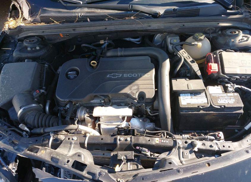 Photo 10 of 2018 Chevrolet Malibu LT (VIN 1G1ZD5ST4JF131990)