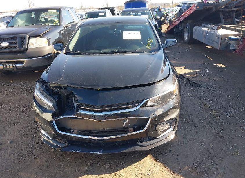 Photo 12 of 2018 Chevrolet Malibu LT (VIN 1G1ZD5ST4JF131990)