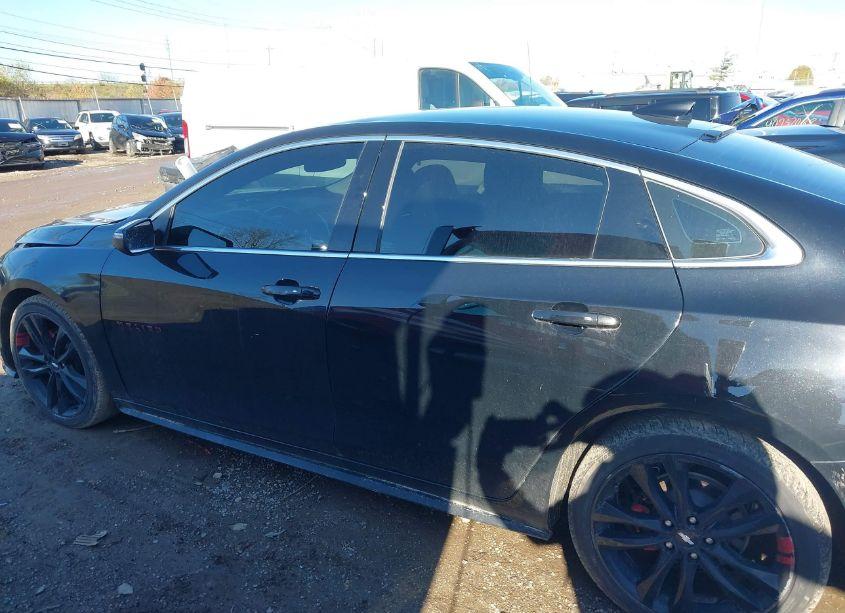 Photo 14 of 2018 Chevrolet Malibu LT (VIN 1G1ZD5ST4JF131990)