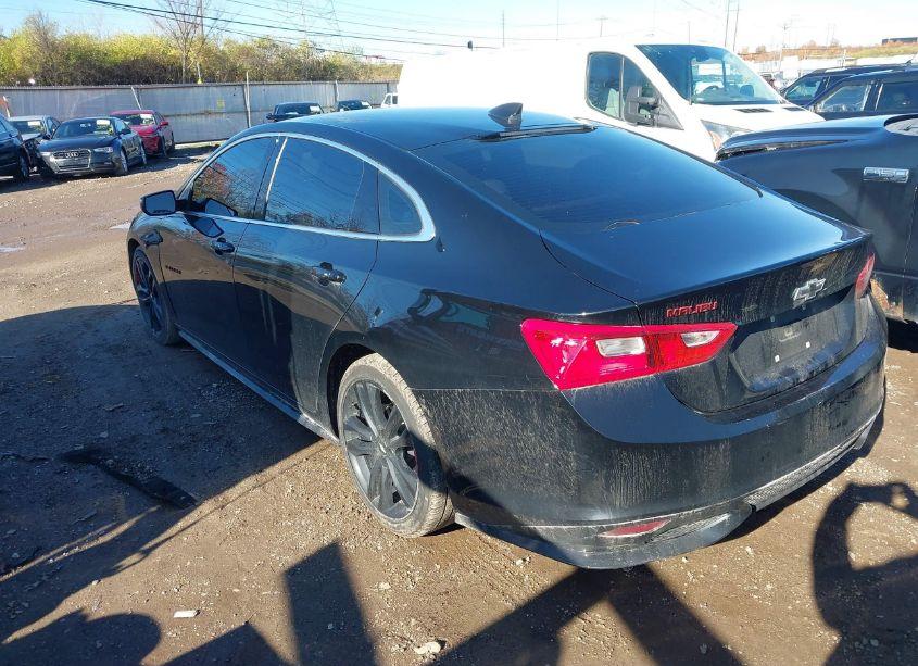 Photo 3 of 2018 Chevrolet Malibu LT (VIN 1G1ZD5ST4JF131990)