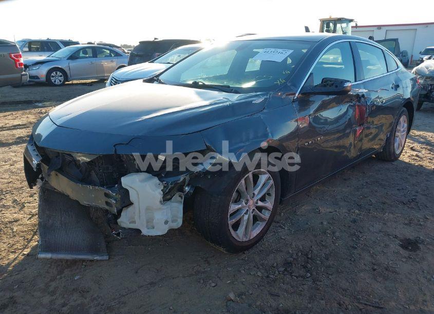 Photo 2 of 2018 Chevrolet Malibu LT (VIN 1G1ZD5ST4JF153245)